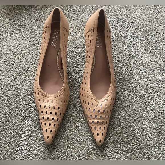 Franco Sarto Authentic short heels are a size 8. - Picture 2 of 9